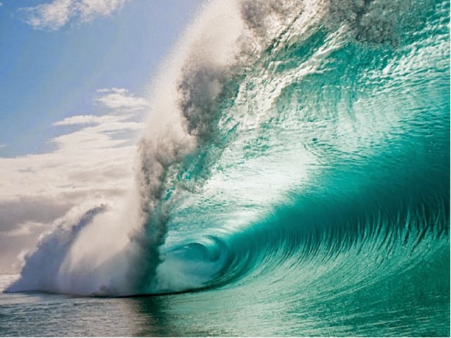 http://c0.emosurf.com/0001lK0HVHVD09G/clark.jpg 
