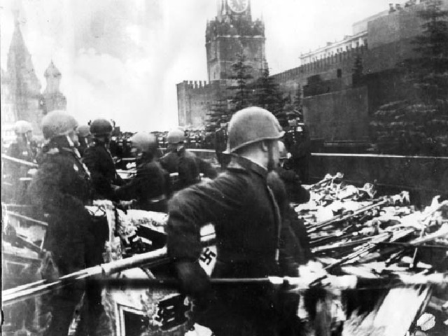 Парад победы на Красной площади 7 ноября 1945 года  