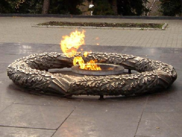 Памятник вечный огонь был открыт в Уфе 9 мая 1995 года  