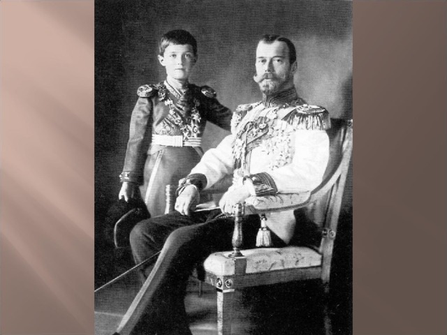Он никогда не кичился тем, что был Наследником престола. Комната Алексея не была похожа на комнату, где растёт будущий царь, всё в ней было просто: несколько столов, стульев, шкафы с книгами и карты на стене. Но самым главным качеством Алексея было горячее сердце, отзывчивое к чужому горю. Один из близких к нему учителей говорил: «В душе этого ребёнка не заложено ни одной скверной или порочной черты; душа его – самая добрая почва для самых добрых семян; если сумеют их насадить и взрастить, то Русская Земля получит не только прекрасного и умного Государя, но и прекрасного человека».  