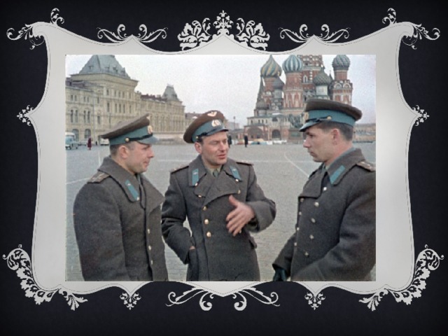 Экипаж ракеты: Экипаж корабля — Юрий Алексеевич Гагарин Дублирующий экипаж — Герман Степанович Титов Экипаж поддержки — Григорий Григорьевич Нелюбов 