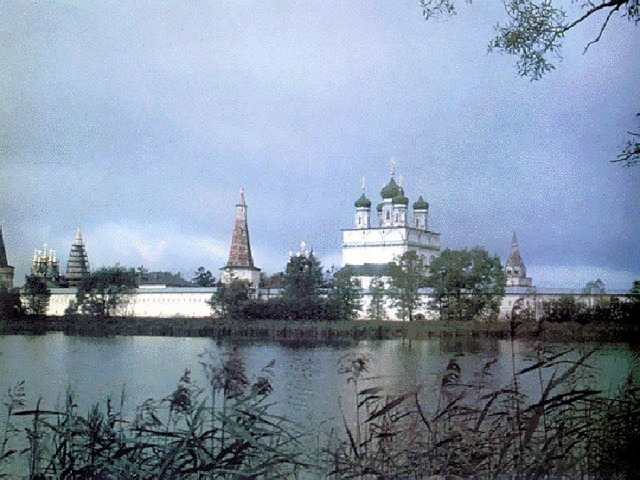 После смерти в 1700 году патриарха Адриана Петр I не разрешил проводить новые выборы патриарха После Северной войны патриаршество было упразднено. Управление делами церкви было передано Духовной коллегии, преобразованной в  Святейший синод (1721 г.) 