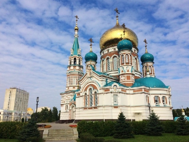 Кафедральный собор Успения Пресвятой Богородицы (воссозданный) Архитектура храма представляет собой образец позднего этапа эволюции « русского стиля »  